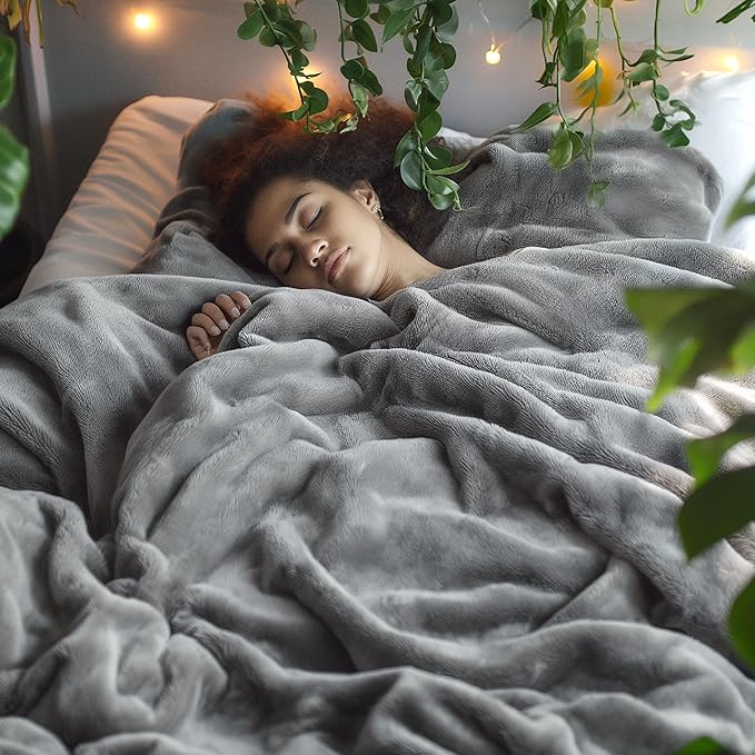 Bedsure Fleece Bed Blankets Full Size Grey - Soft Lightweight Plush Fuzzy Cozy Luxury Blanket Microfiber, 84x90 inches