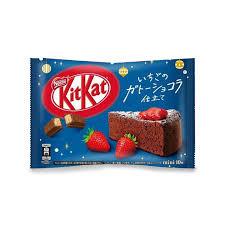 KitKat Chocolate Strawberry Cake